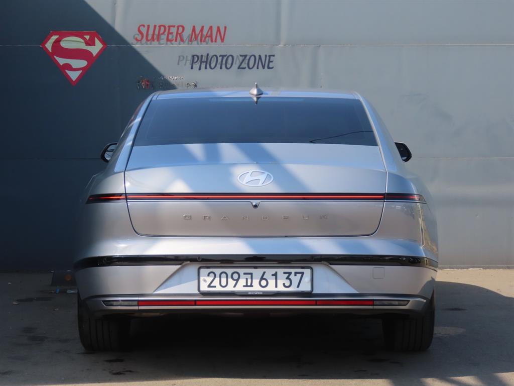 HYUNDAI Grandeur - Vista 7