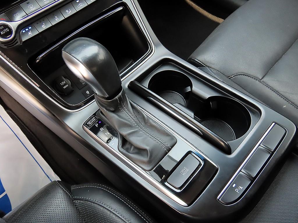 HYUNDAI Grandeur - Vista 10