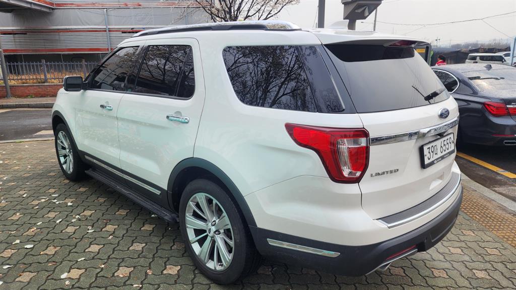 Ford Explorer - Vista 3