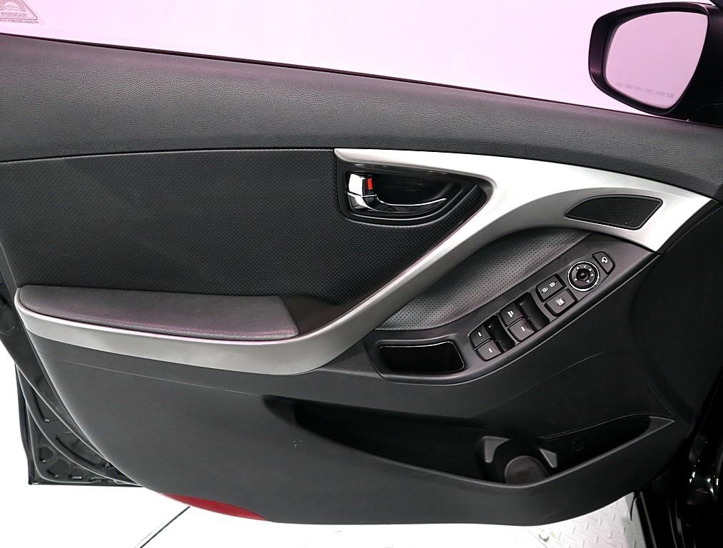 HYUNDAI Avante - Vista 8