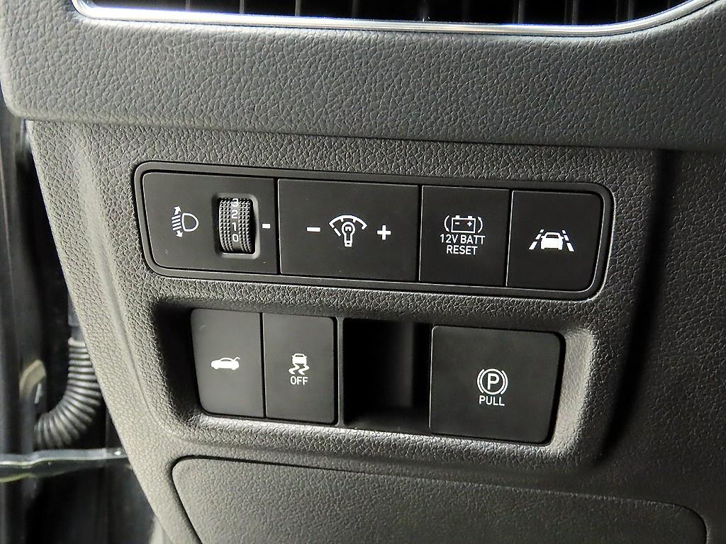 HYUNDAI Sonata - Vista 12