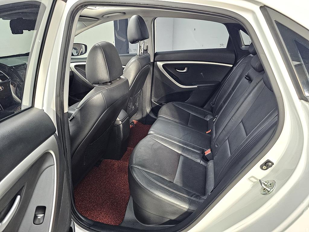 HYUNDAI i30 - Vista 9