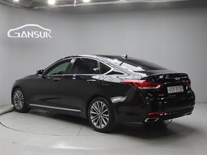 HYUNDAI Genesis - Vista 6
