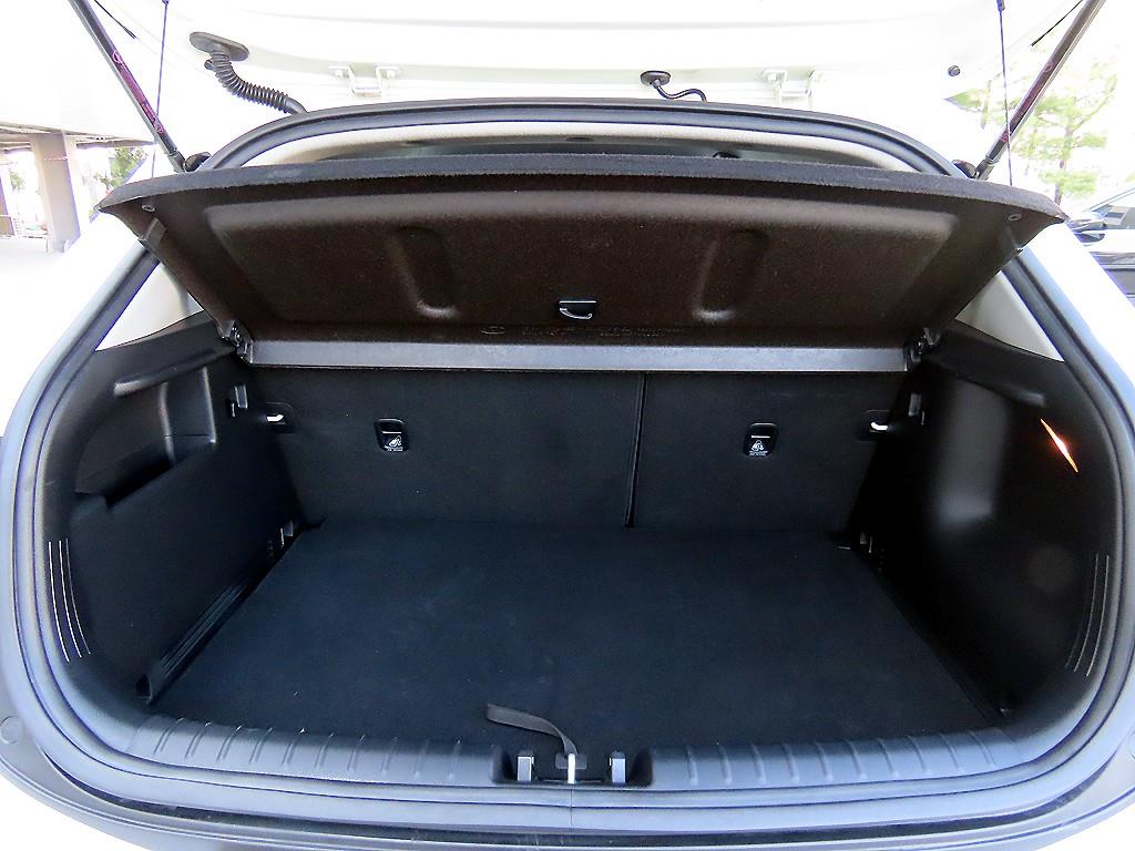 KIA Stonic 2019 Blanco - Importación desde Corea - HF Imports Iquique - Foto 17