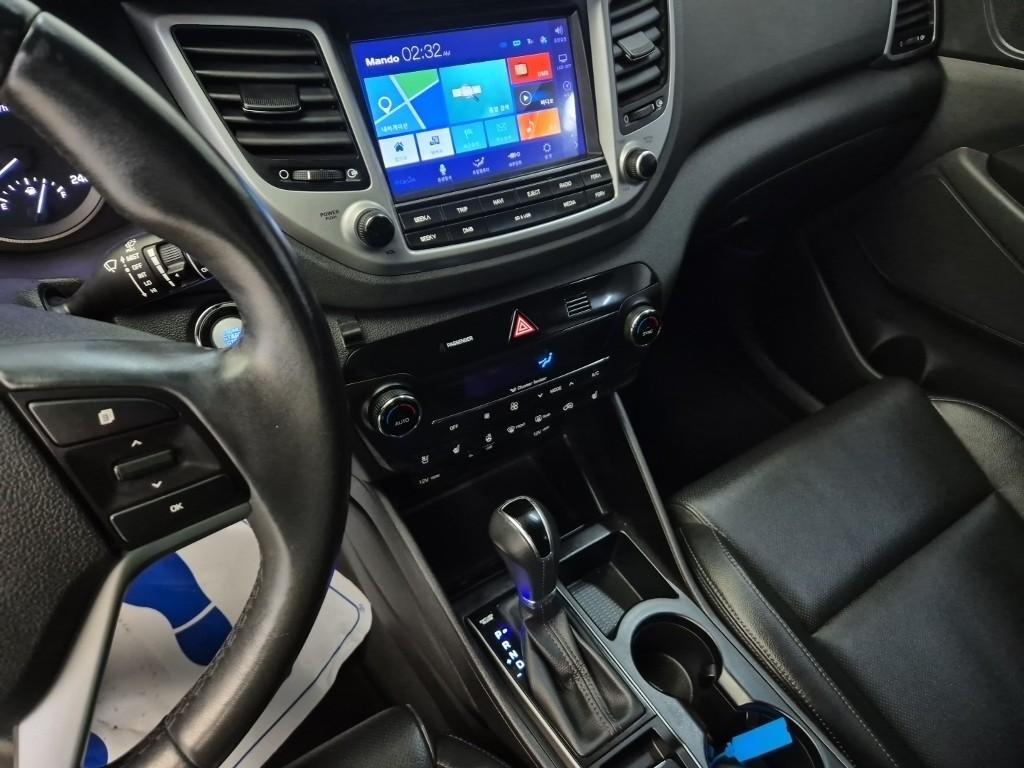 HYUNDAI Tucson - Vista 10