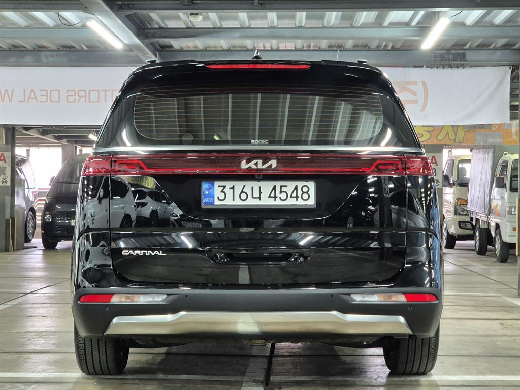 KIA Carnival - Vista 5