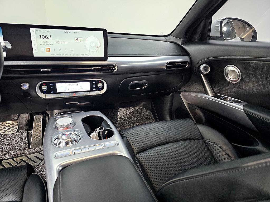 Genesis GV60 - Vista 10