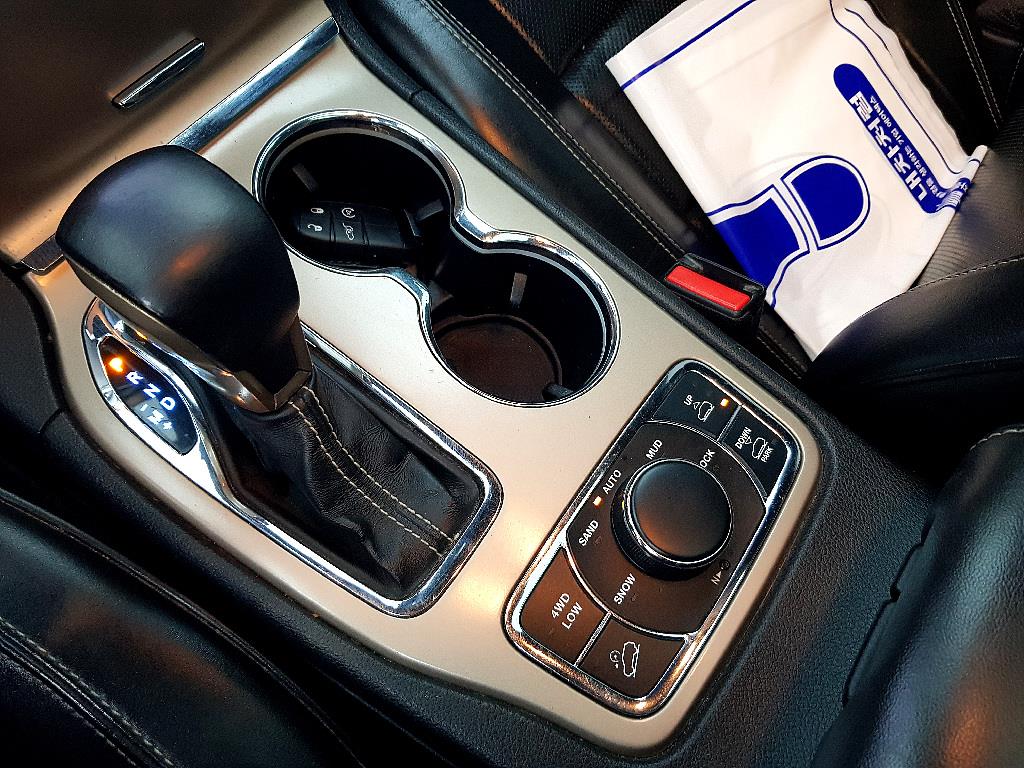 Jeep Cherokee - Vista 11