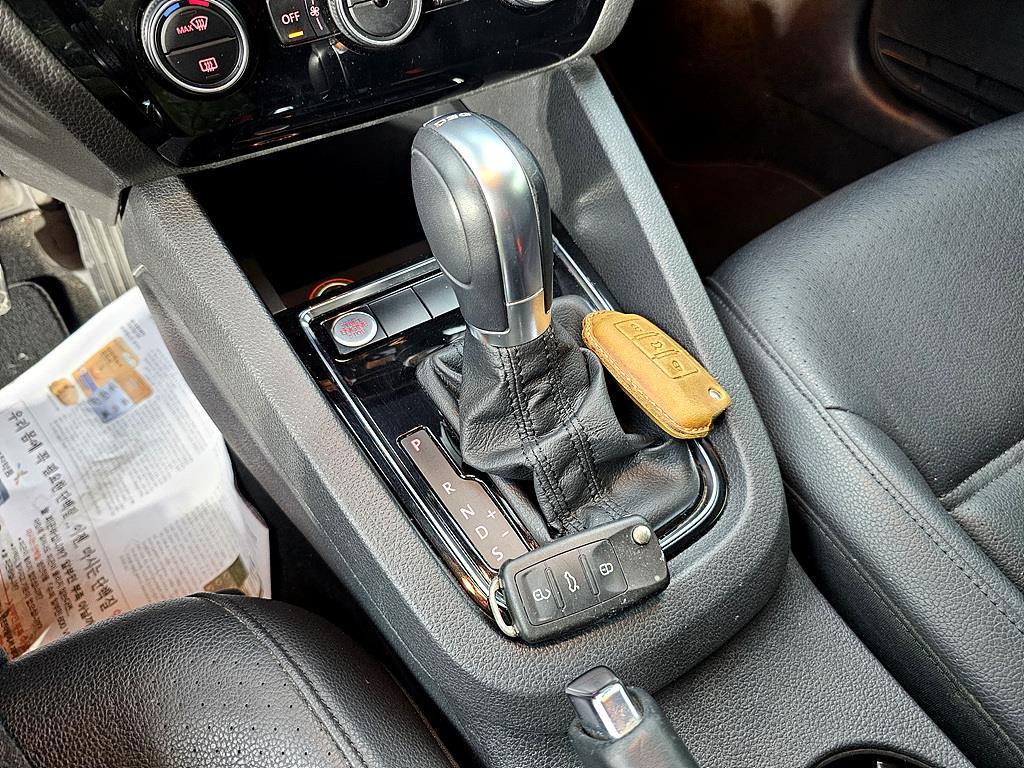 Volkswagen Jetta 2015 Plateado - Importación desde Corea - HF Imports Iquique - Foto 15