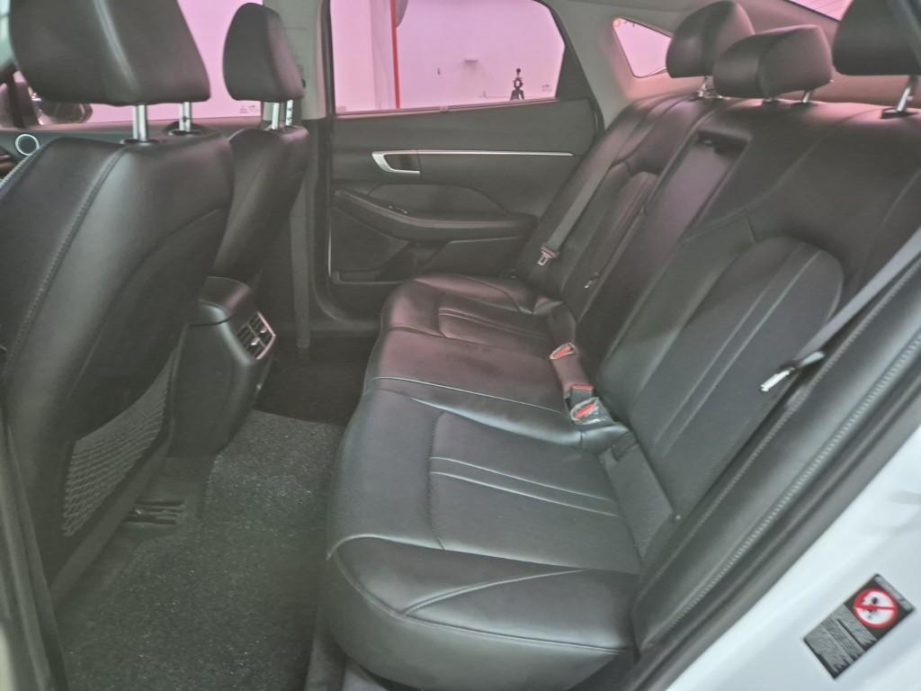 HYUNDAI Sonata - Vista 12