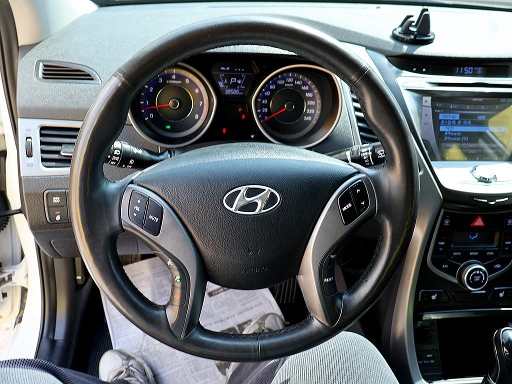 HYUNDAI Avante 2015 Blanco - Importación desde Corea - HF Imports Iquique - Foto 8