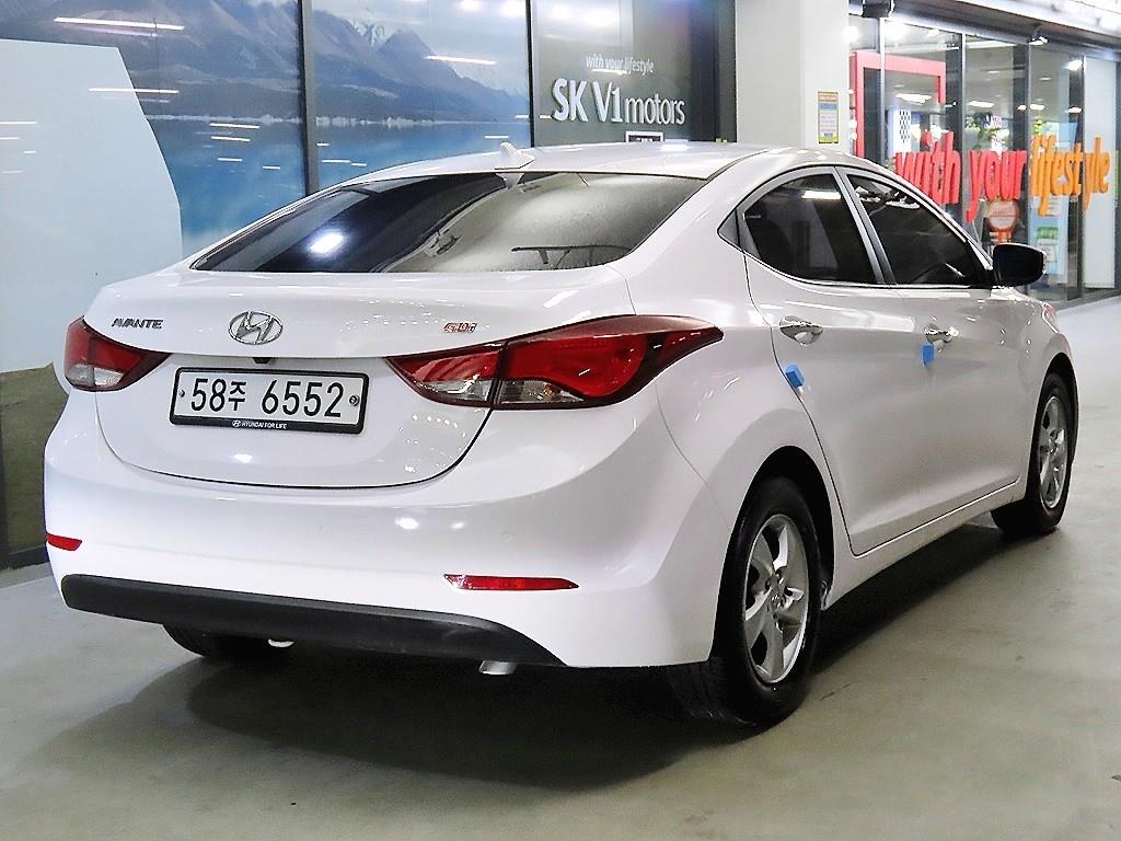 HYUNDAI Avante - Vista 4