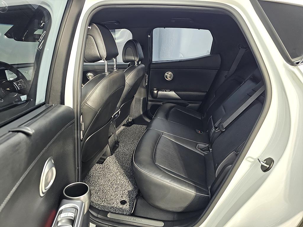 Genesis GV60 - Vista 9