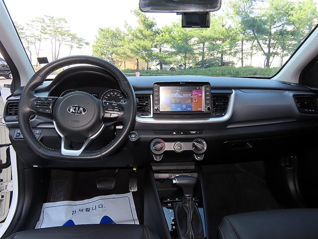 KIA Stonic - Vista 7