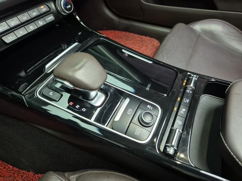 KIA Stinger - Vista 8