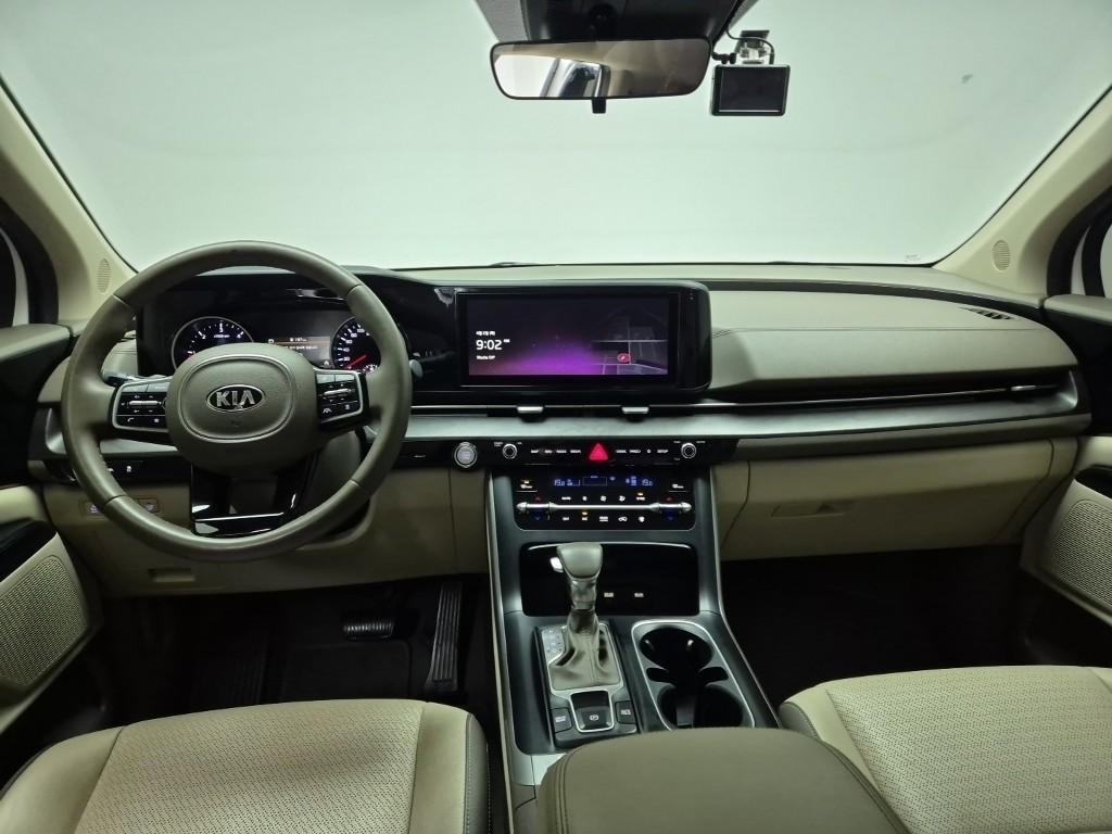 KIA Carnival - Vista 8