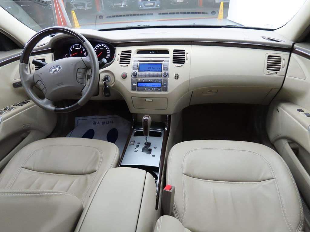 HYUNDAI Grandeur - Vista 5