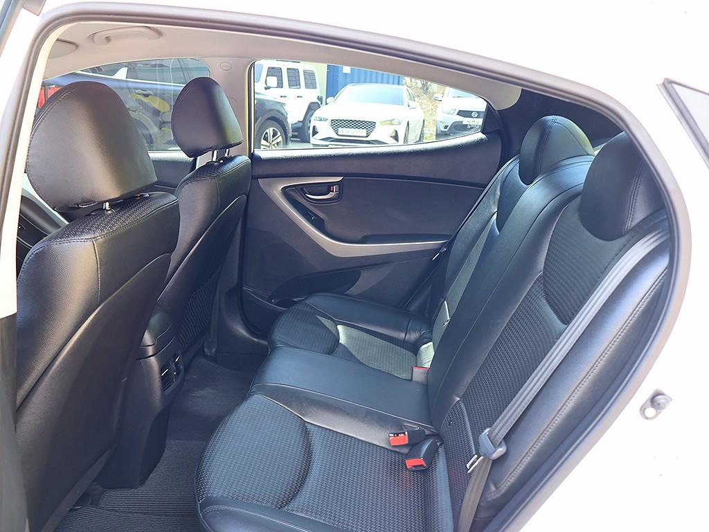 HYUNDAI Avante 2015 Blanco - Importación desde Corea - HF Imports Iquique - Foto 13