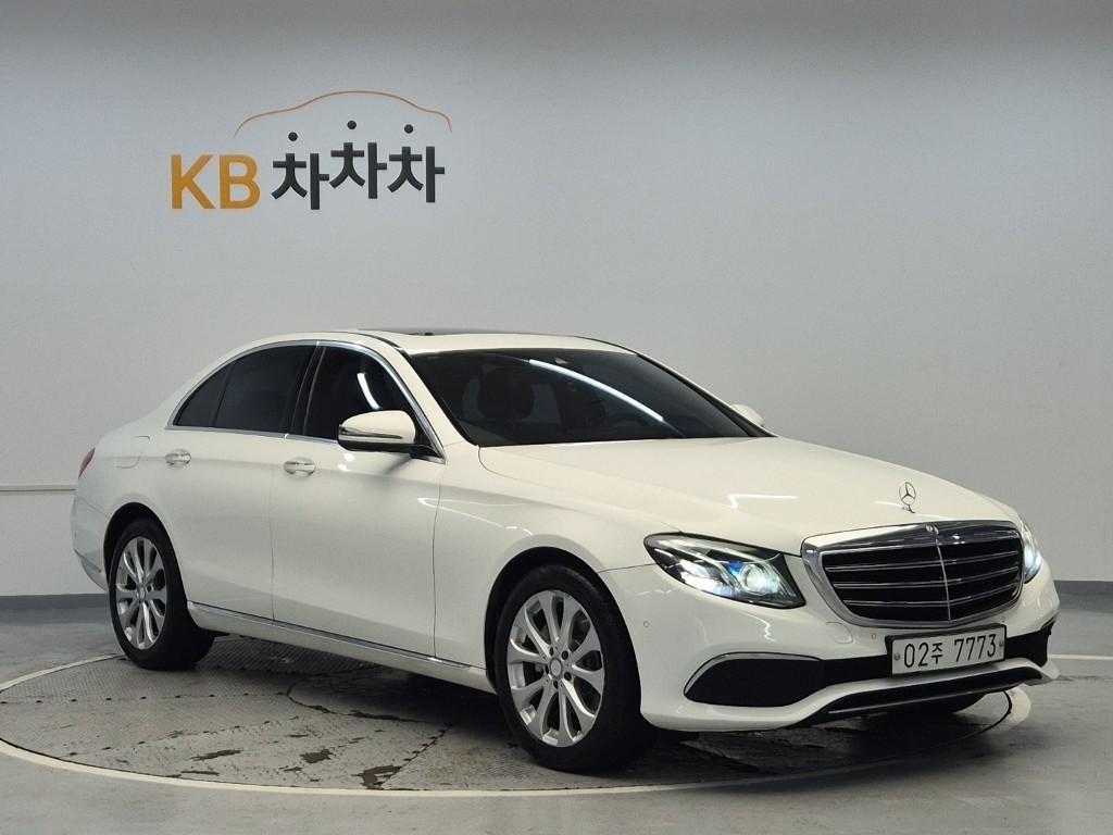 Mercedes Benz E class - Vista 4