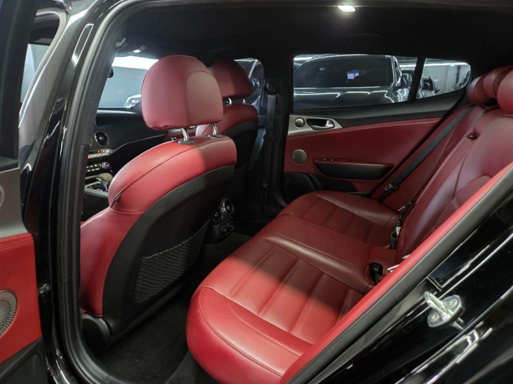 KIA Stinger - Vista 9