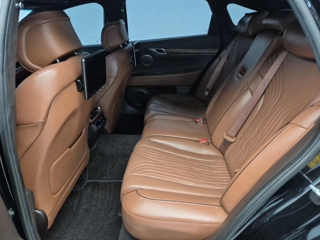 Genesis G80 - Vista 12