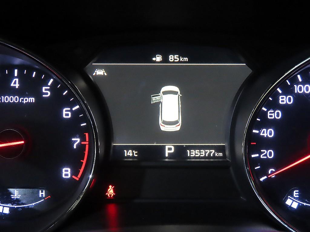 KIA Carnival - Vista 9