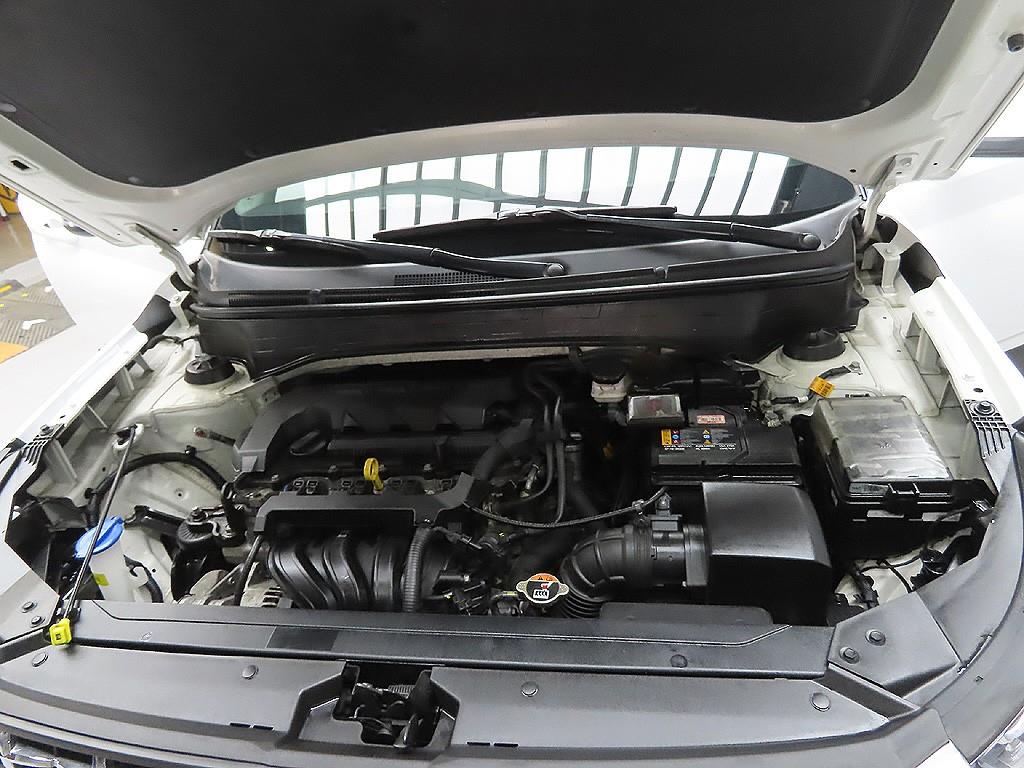 HYUNDAI Venue 2023 Blanco - Importación desde Corea - HF Imports Iquique - Foto 8