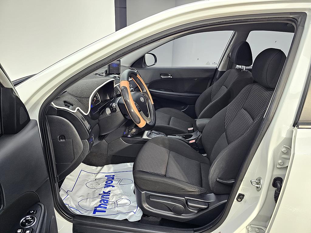 HYUNDAI i30 - Vista 8