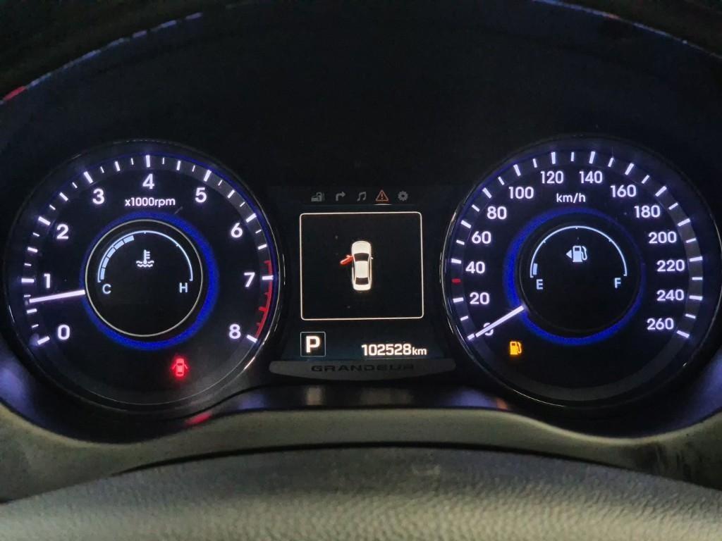 HYUNDAI Grandeur - Vista 6