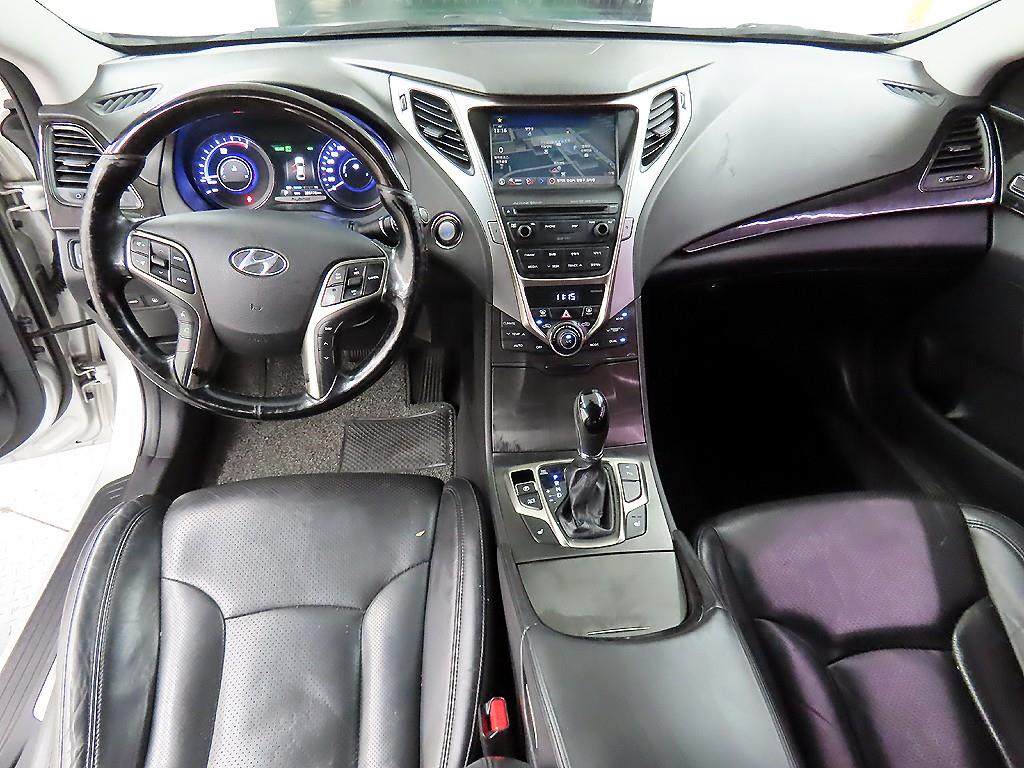 HYUNDAI Grandeur - Vista 7