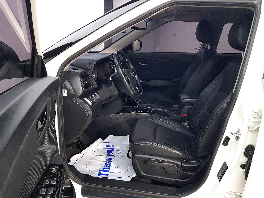 Ssangyong Tivoli - Vista 8