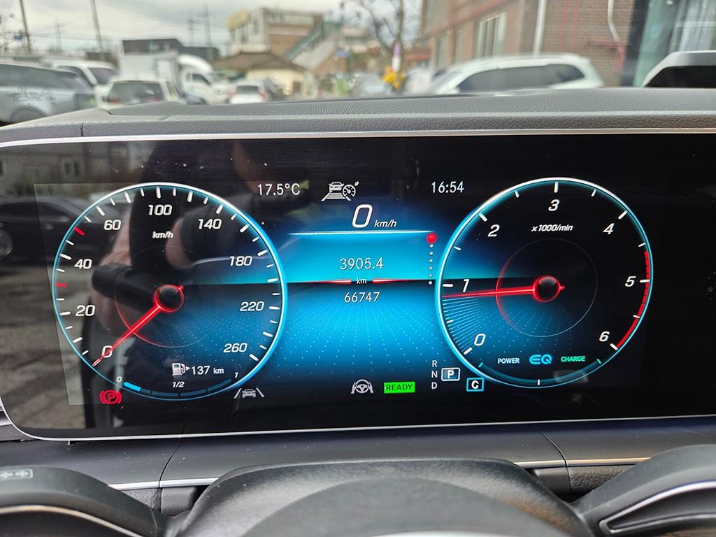 Mercedes Benz GLE Class - Vista 8