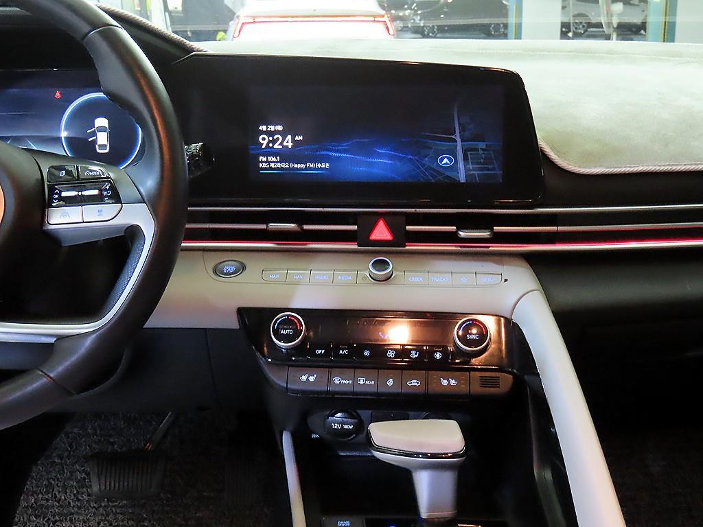 HYUNDAI Avante - Vista 11