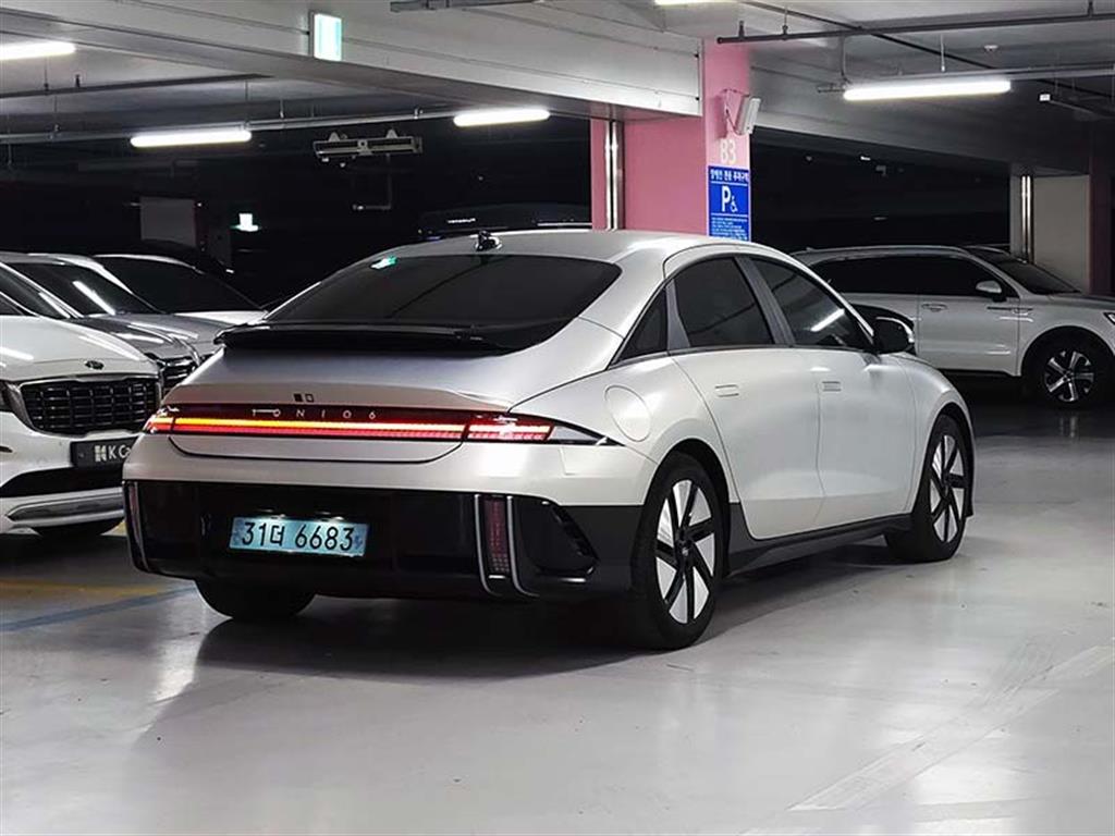 HYUNDAI Ioniq 6 - Vista 3