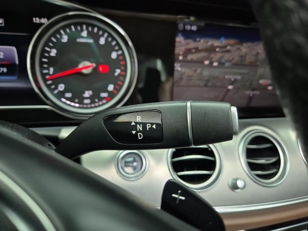 Mercedes Benz E class - Vista 7