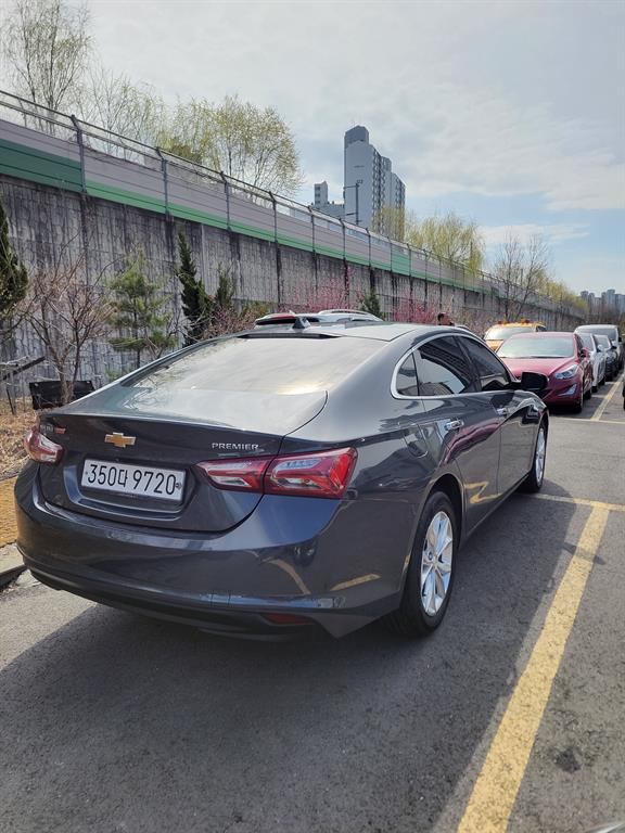 Chevrolet Malibu - Vista 3