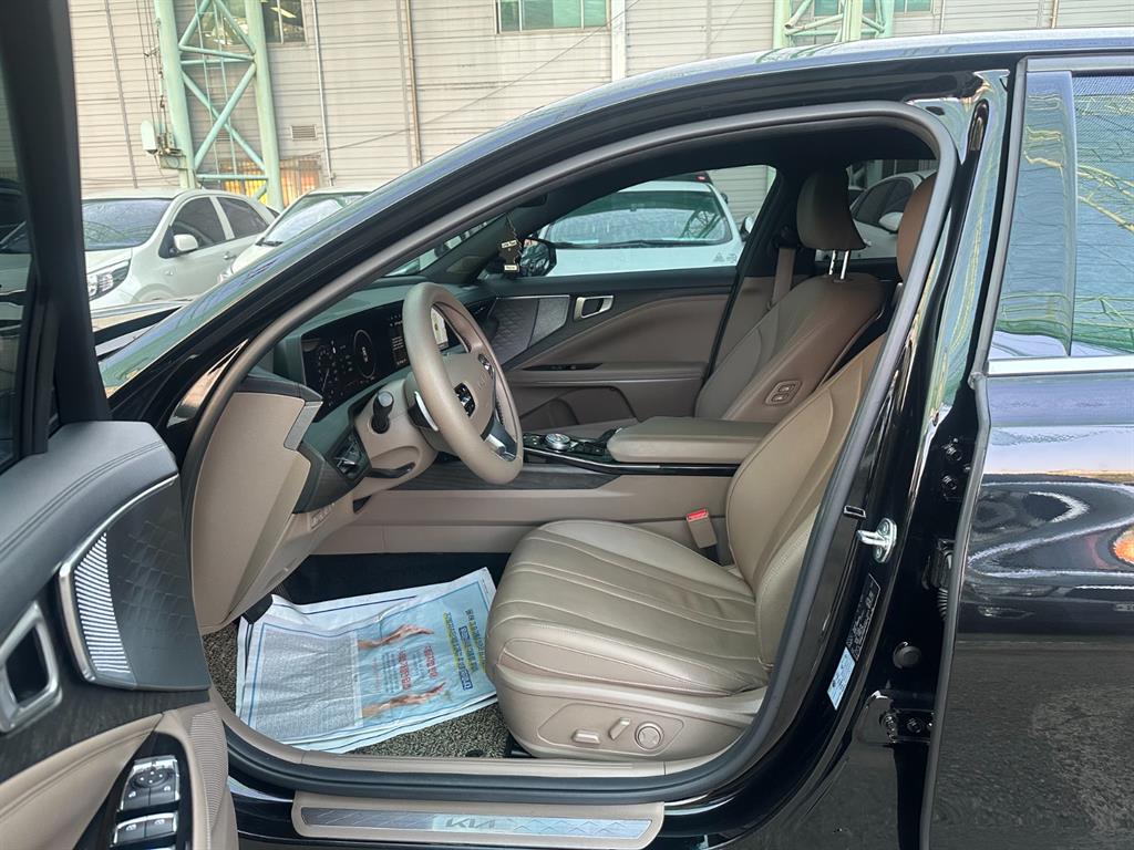 KIA K8 - Vista 7