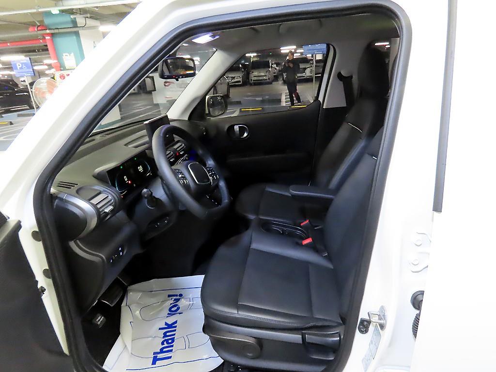 HYUNDAI Casper - Vista 6