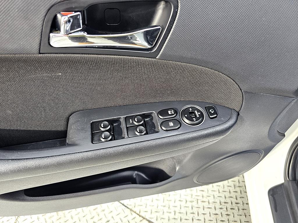 HYUNDAI i30 - Vista 12