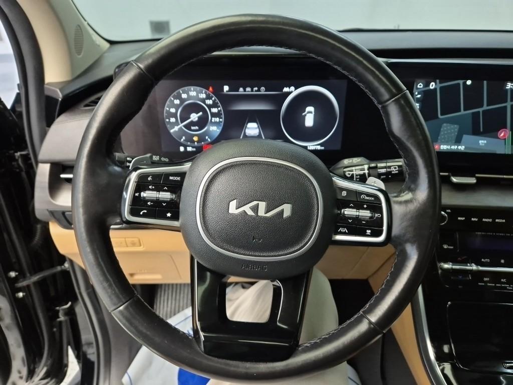 KIA Carnival - Vista 9
