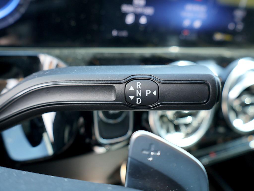 Mercedes Benz EQA - Vista 11