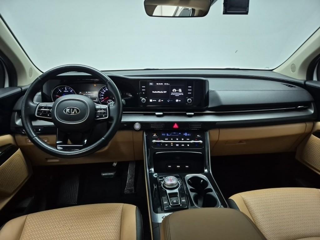 KIA Carnival - Vista 8