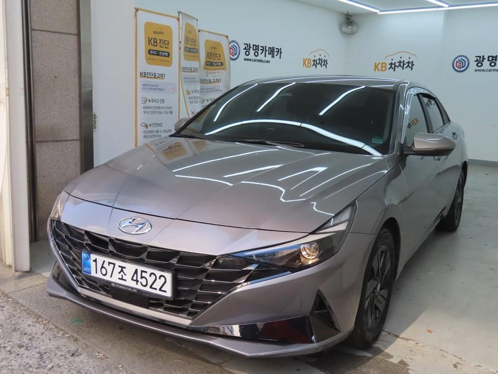 HYUNDAI Avante - Vista 2