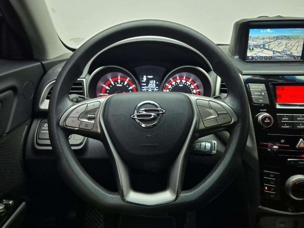 Ssangyong Tivoli - Vista 9