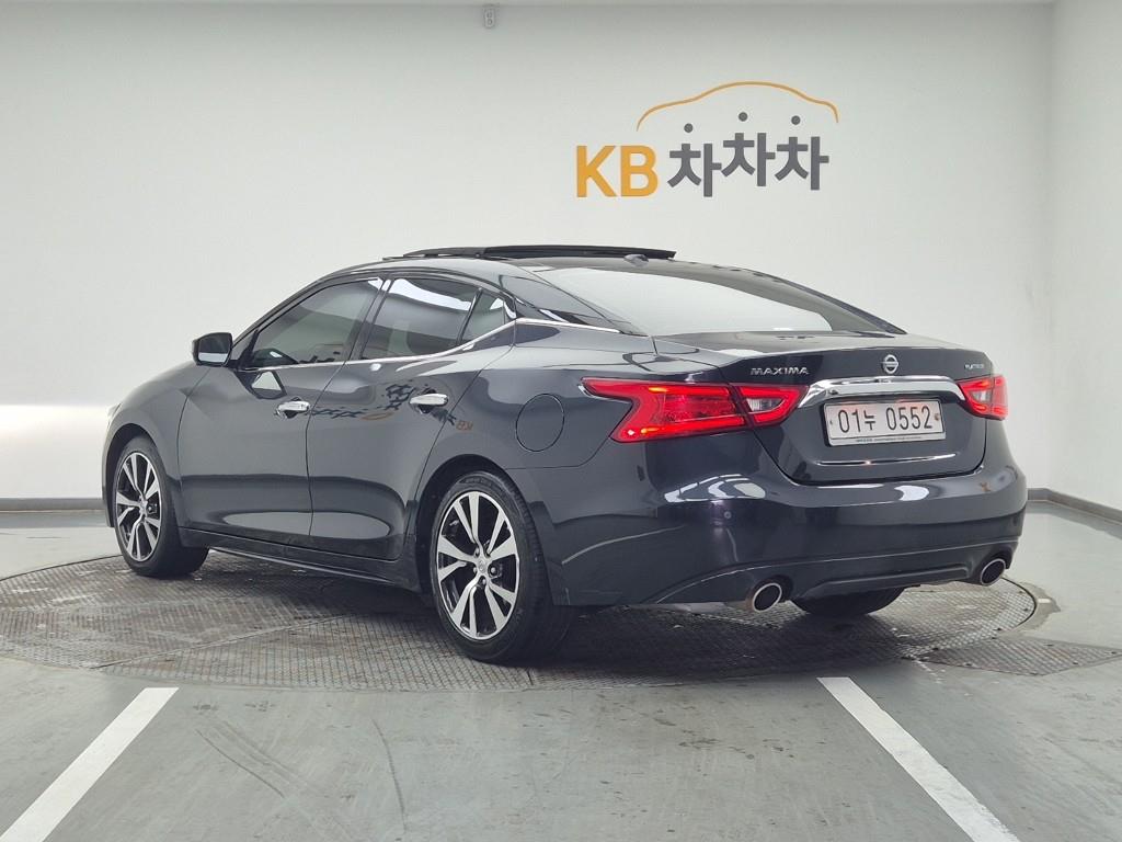 Nissan Maxima - Vista 3