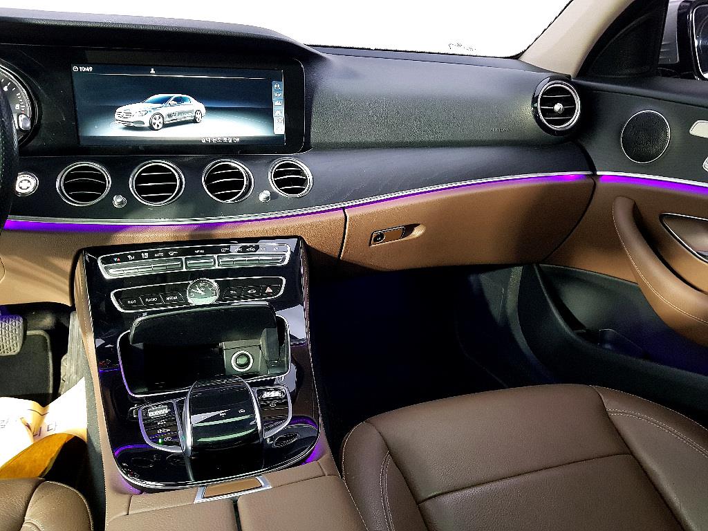 Mercedes Benz E class - Vista 9