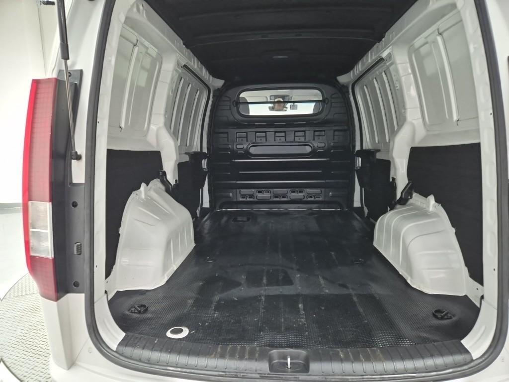 HYUNDAI Staria 2023 Blanco - Importación desde Corea - HF Imports Iquique - Foto 17