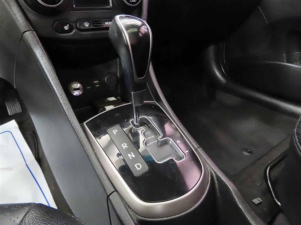 HYUNDAI Accent - Vista 11