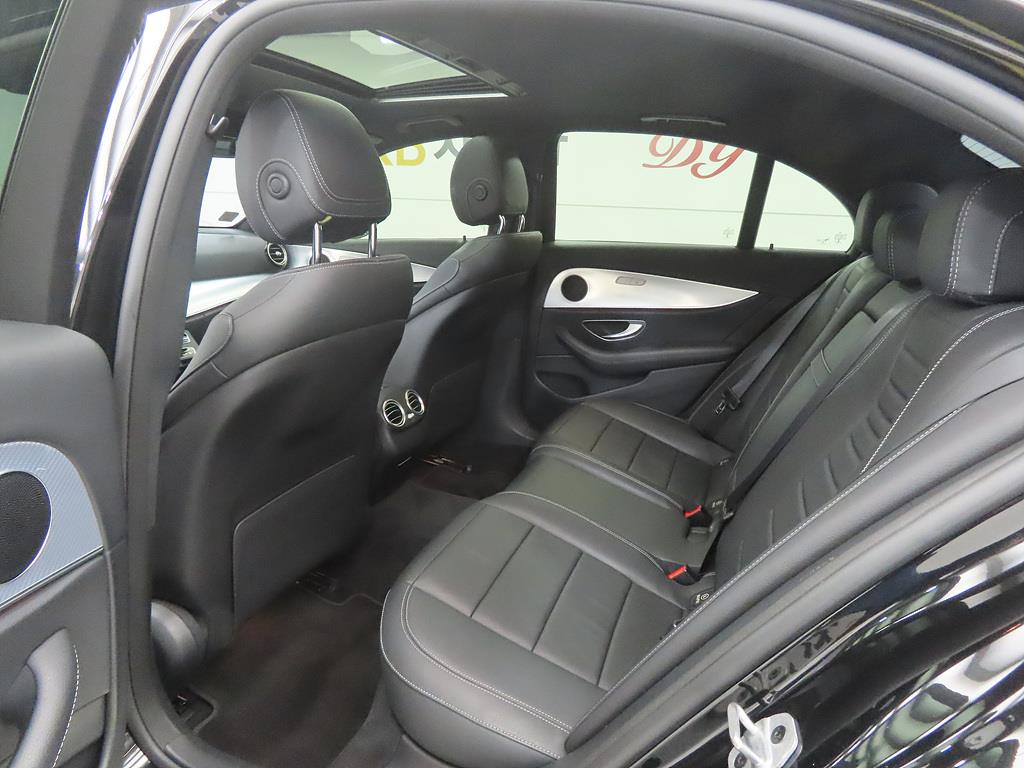 Mercedes Benz E class - Vista 6