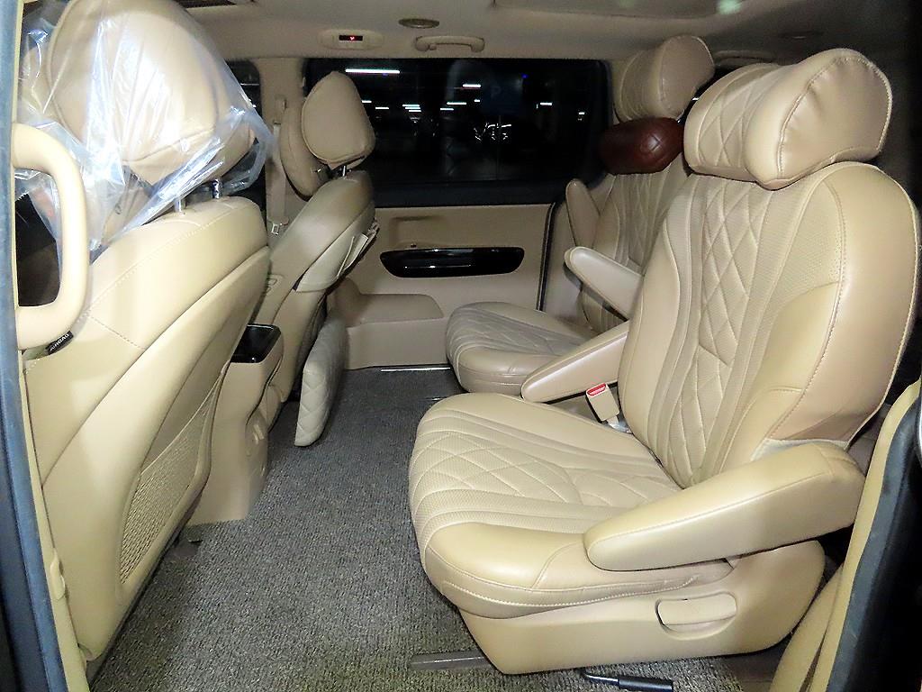 KIA Carnival - Vista 7